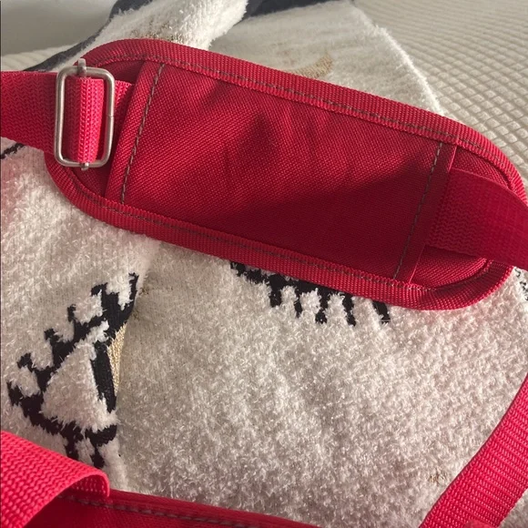 Coca Cola Red Crossbody Bag - Picture 3 of 6